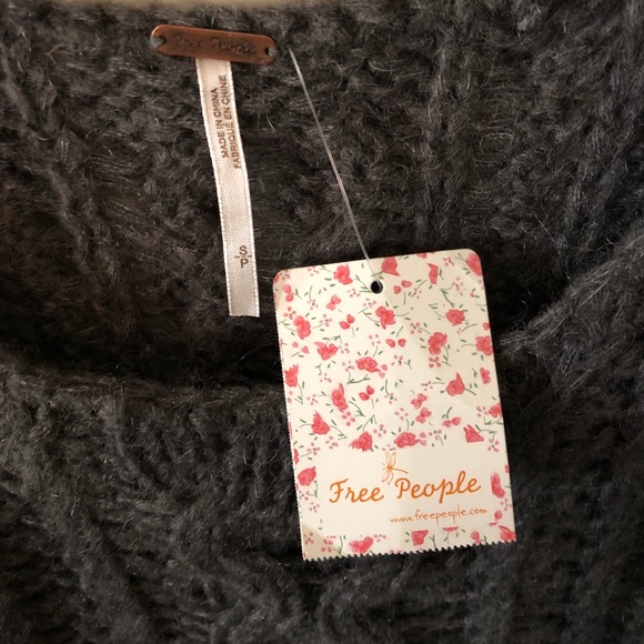 BNWT Free People Pullover Fluff Sweater - Picture 6 of 7